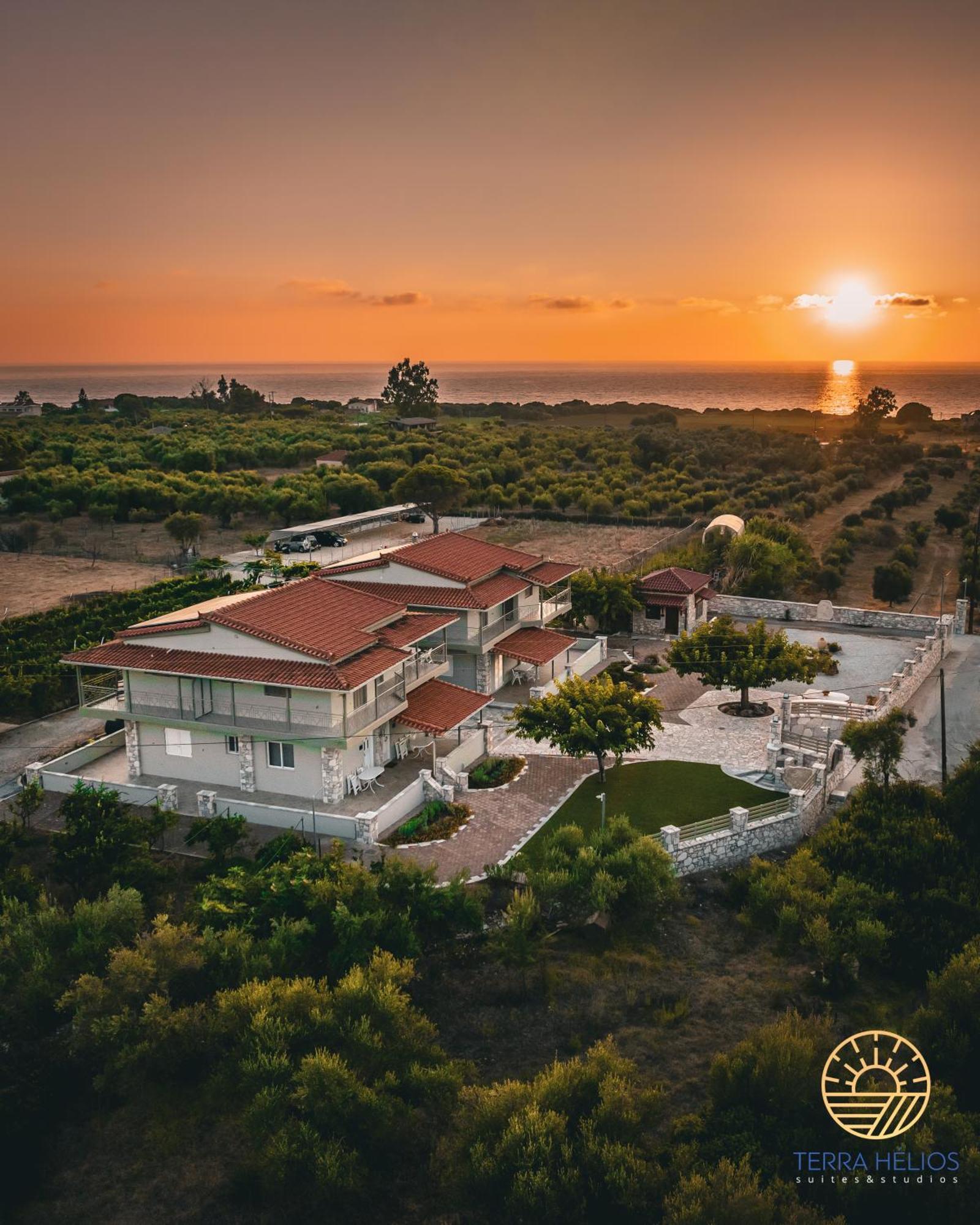 Terra Helios Suites & Studios Кипарисия Экстерьер фото