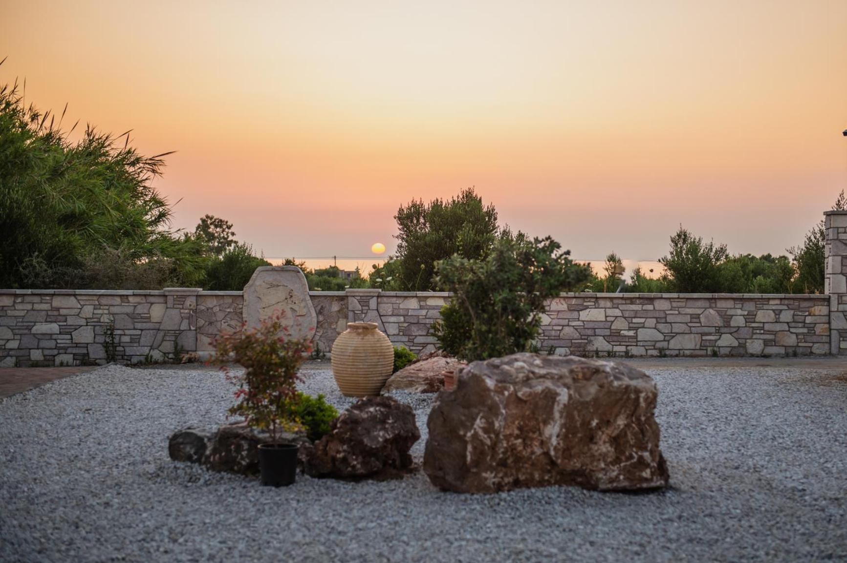 Terra Helios Suites & Studios Кипарисия Экстерьер фото